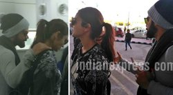 एयरपोर्ट पर अनुष्का शर्मा को कुछ इस तरह से प्रोटेक्ट करते नजर आए विराट कोहली