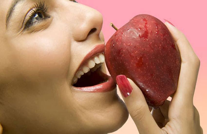 Acharaya balkrishan, acharya balkrishan health tips, ayurvedic tips, apple, apple benefits, apple for health, apple for dieases, apple benefits, health news, health tips