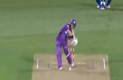 टी20 मैच में गेंदबाज ने एक गेंद पर ही लुटा दिए 13 रन, टीम को मिली शर्मनाक हार