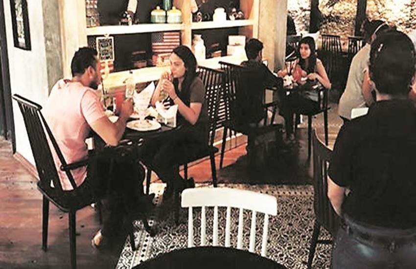 College, College canteens, Famous college canteens, famous college canteens in india, canteens, college canteen food, top canteens, top colleges