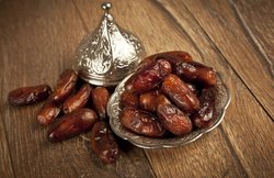 त्वचा और बालों के लिए भी बेहद लाभकारी हो सकता है खजूर, शुरू कर दें सेवन