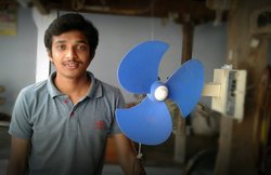 इस शख्स ने दादा के लिए बनाया बिना बिजली से चलने वाला पंखा, FB पर 8 लाख से ज्यादा ने देखा