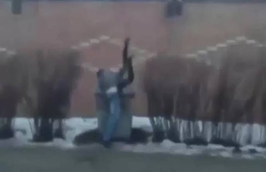 Russia, girlfriend, cheating, Footage, video, metal bin, girlfriend cheating Russia, girlfriend, cheating, Footage, video, metal bin, girlfriend cheating