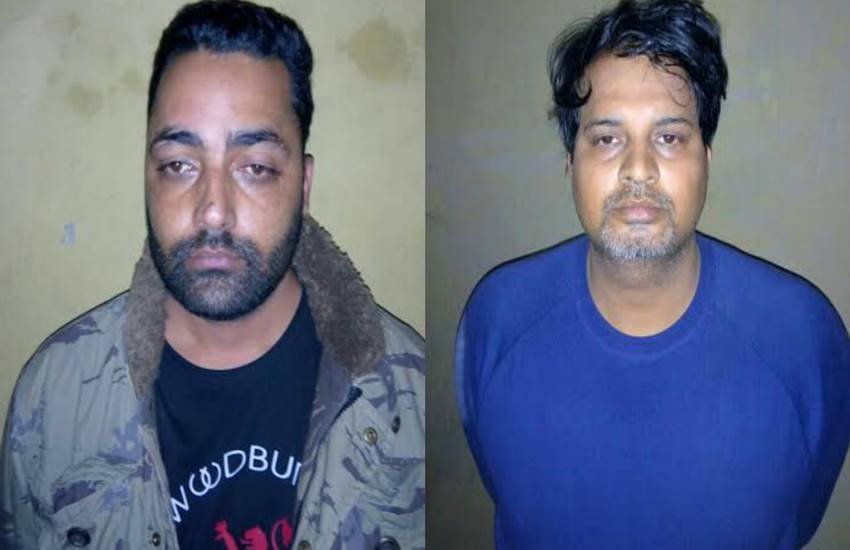 पंजाब की नाभा जेल से भागने वाले अपराधी कुलप्रीत सिंह देवल उर्फ नीटा और सुनील कालरा उर्फ शैल्ला को पकड़ने में इंदौर पुलिस को बड़ी सफलता मिली है। पंजाब की नाभा जेल से भागने वाले अपराधी कुलप्रीत सिंह देवल उर्फ नीटा और सुनील कालरा उर्फ शैल्ला को पकड़ने में इंदौर पुलिस को बड़ी सफलता मिली है।