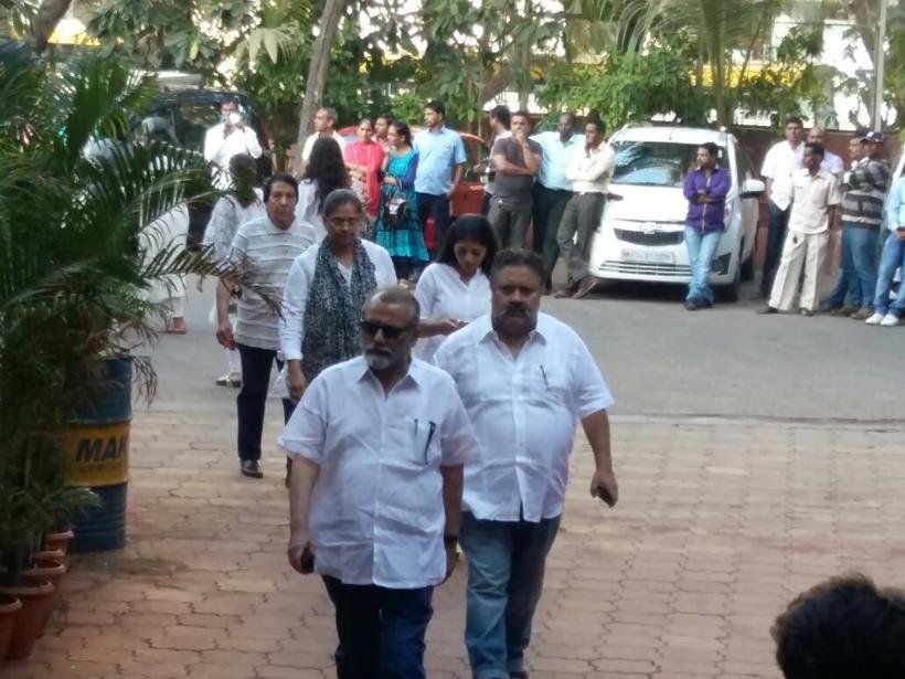 Om Puri, Om puri death, om puri demise, om puri prayer meet, prayer meet om puri, om puri death, amitabh bachchan , abhishek bachchan, aishwarya rai bachchan, pankaj kapur, prem chopra, annu kapoor, om puri death latest news, om puri death latest updates, entertainment news