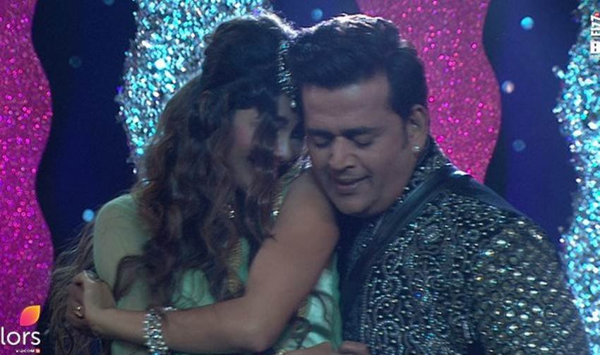 monalisa wedding bigg boss, monalisa vikrant marriage bigg boss 10, bigg boss weddings, bigg boss trp stunts, manu manveer monalisa wedding, mona lisa dance wedding, monalisa wedding ceremonies, monalisa vikrant family bigg boss, ravi kishan nirahua monalisa, ravi kishan bigg boss, nirahua bigg boss, monalisa mehendi, monalisa shaadi, monalisa haldi, bigg boss bizarre wedding, bigg boss 10 news, bigg boss 10 updates, entertainment news, television news,