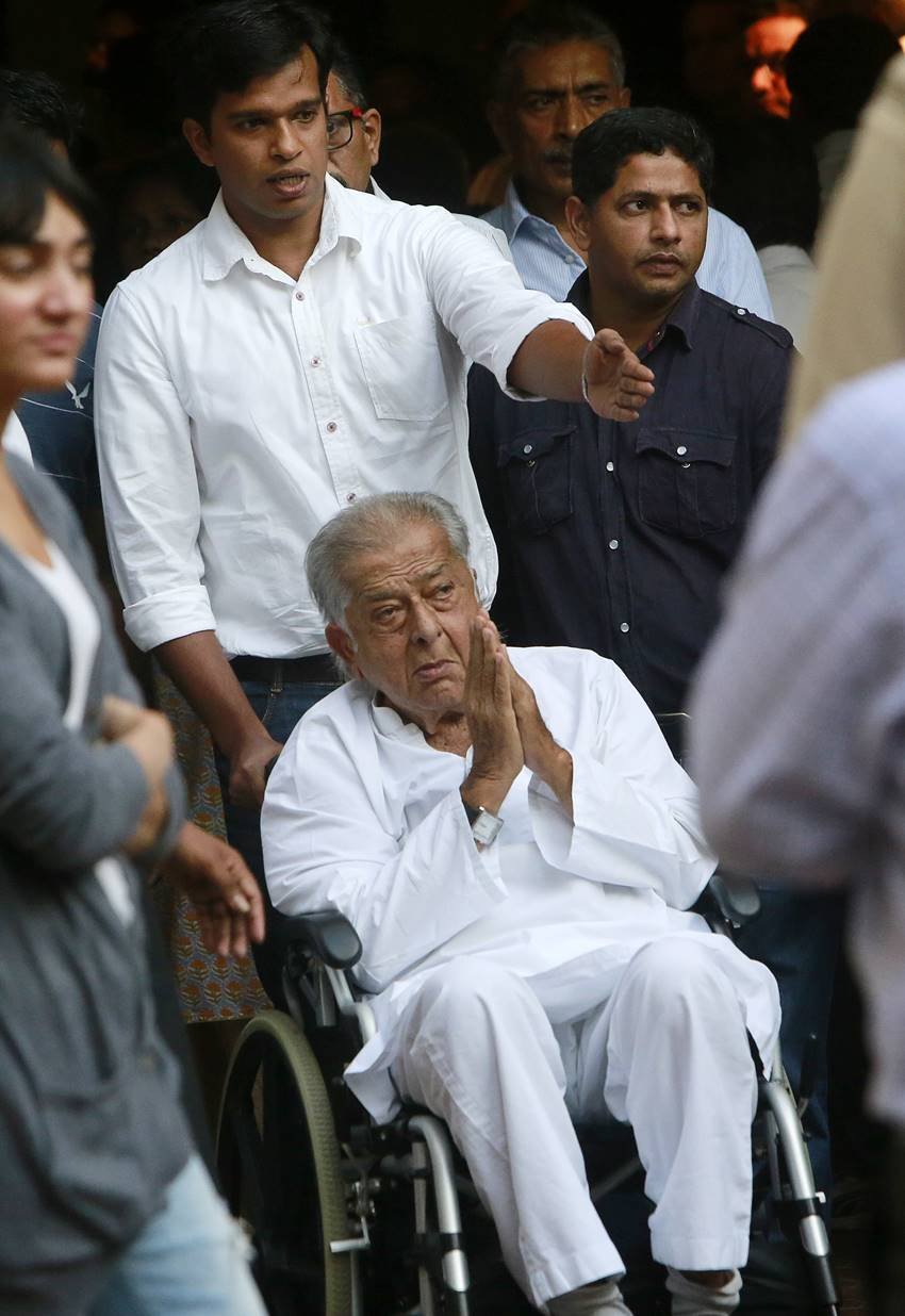 om puri, om puri dead, om puri news, om puri death news, om puri passes away, om puri films, om puri health, om puri updates, entertainment news, amitabh bachchan, abishek bachchan, shashi kapoor, pankaj kapoor, prakash jha, Gulzar
