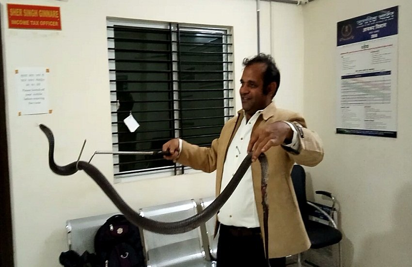 शेर सिंह गिन्नारे, आयक अधिकारी शेर सिंह गिन्नारे, आयक अधिकारी