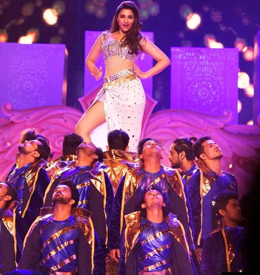 Stardust Awards 2016, Stardust Awards 2016 pics, Stardust Awards 2016 performances, Iulia Vantur, Iulia Vantur pics, Iulia Vantur images, shah rukh khan, Parineeti Chopra, Parineeti Chopra pics, Parineeti Chopra images, Jacqueline Fernandez, Jacqueline Fernandez images, Jacqueline Fernandez pics, ranbir kapoor, stardust pics, stardust awards, entertainment news in hindi, bollywood news in hindi