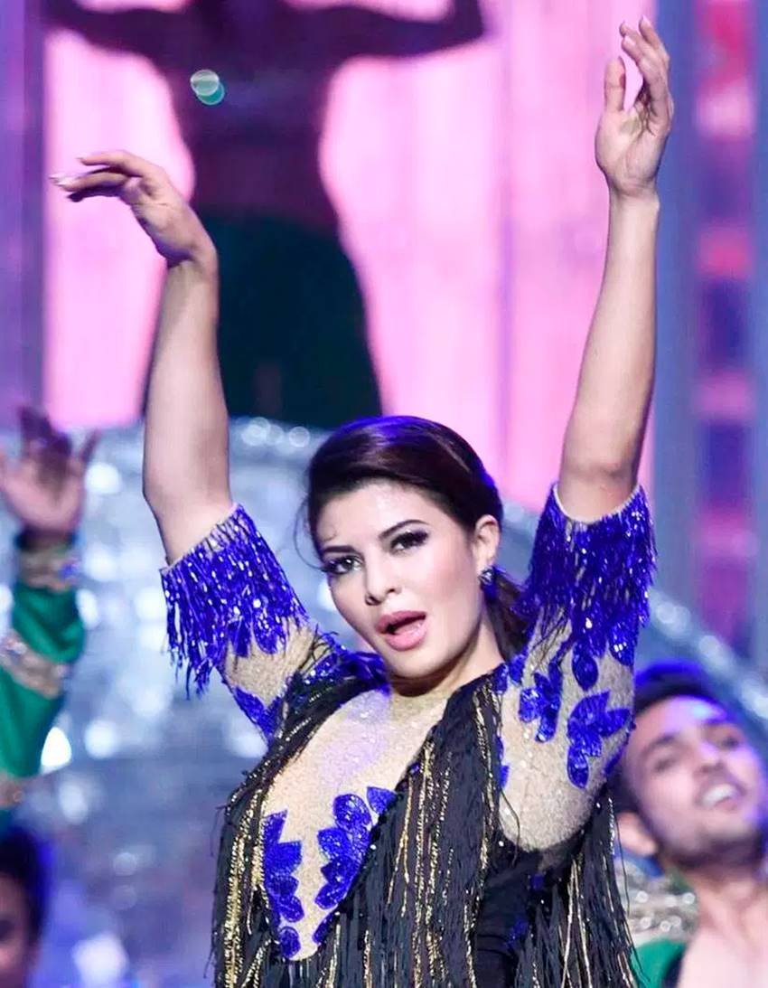 Stardust Awards 2016, Stardust Awards 2016 pics, Stardust Awards 2016 performances, Iulia Vantur, Iulia Vantur pics, Iulia Vantur images, shah rukh khan, Parineeti Chopra, Parineeti Chopra pics, Parineeti Chopra images, Jacqueline Fernandez, Jacqueline Fernandez images, Jacqueline Fernandez pics, ranbir kapoor, stardust pics, stardust awards, entertainment news in hindi, bollywood news in hindi