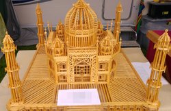 जेल में बंद विदेशी कैदी ने पत्नी के लिए बनाया “ताज महल”, इस्तेमाल की 30 हजार माचिस की तीलियां