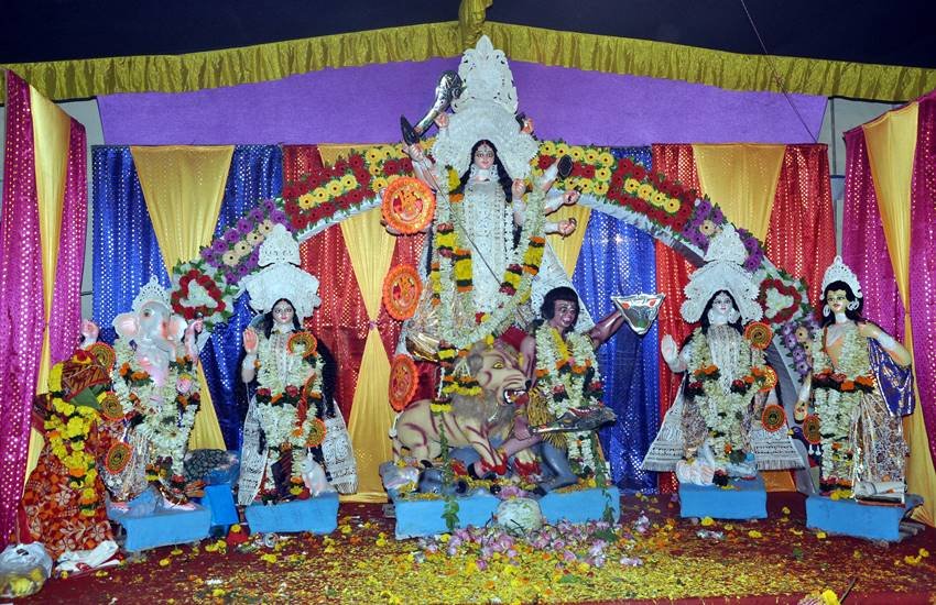 ऐसा माना जाता है भगवान हर पल जागृत अवस्था में ही रहते हैं लेकिन रात के समय उन्हें प्रतिकात्मक रूप से विश्राम कराया जाना चाहिए। ऐसा माना जाता है भगवान हर पल जागृत अवस्था में ही रहते हैं लेकिन रात के समय उन्हें प्रतिकात्मक रूप से विश्राम कराया जाना चाहिए।