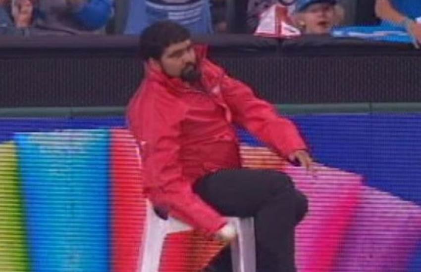 vikas chhikara, big bash league 2016-17, australia t20 cricket league, security guard catch, indian security guard, guard catch in big bash, vikas chhikara big bash league, security guard catch australia, vikas chhikara catch