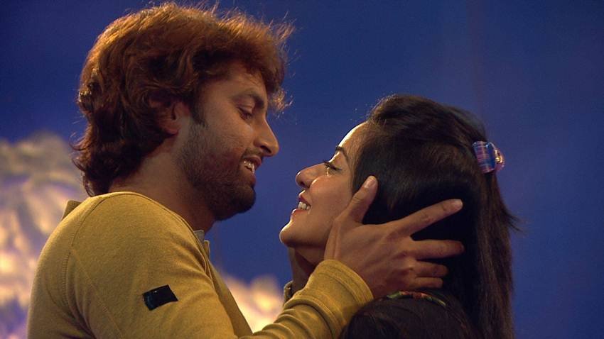 Bigg boss season 10, Manu Punjabi, Monalisa, Vikrant Singh Rajpoot, Bigg Boss Contestant Manu Punjabi, Salman Khan, Manu Punjabi Birthday, Manu Punjabi and Priya Saini relationship, hindi news, entertainment, monalisa marriage, monalisa marriage pics