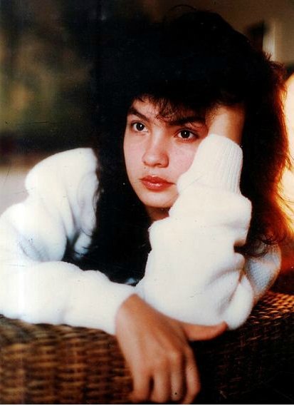 पूजा भट्ट ने 17 साल की उम्र में फिल्म डैडी से बॉलीवुड में एंट्री ली थी।