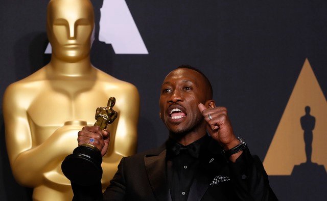 "mahershala ali, mahershala ali oscars, mahershala ali oscars 2017, oscars 2017, best supporting actor, oscars 2017 best supporting actor, oscars 2017 winners, moonlight, moonlight film, oscars 2017 news, enetertainment news