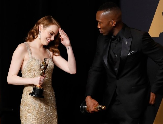 "mahershala ali, mahershala ali oscars, mahershala ali oscars 2017, oscars 2017, best supporting actor, oscars 2017 best supporting actor, oscars 2017 winners, moonlight, moonlight film, oscars 2017 news, enetertainment news