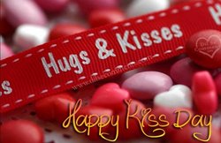 Happy Kiss Day 2017: आप भी करते हैं किसी से प्यार तो इस ‘किस डे’ यह मैसेज बनाएंगे आपकी बात