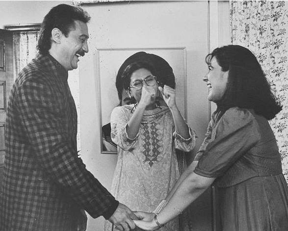 अमृता सिंह जैकी श्रॉफ की अच्छी दोस्त हैं। हाल ही में जैकी श्रॉफ कॉफी विद करण में आए थे। इस शो पर उन्होंने अमृता और अपनी गहरी दोस्ती के बारे में बताया था। जैकी ने अमृता को भीड़ू कहा था।