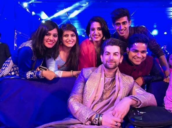 नील नितिन मुकेश और रुक्मिणी सहाय ने एक प्रीवेडिंग शूट भी करवाया था। इसकी तस्वीरें भी सोशल मीडिया पर काफी पसंद की गई थीं।