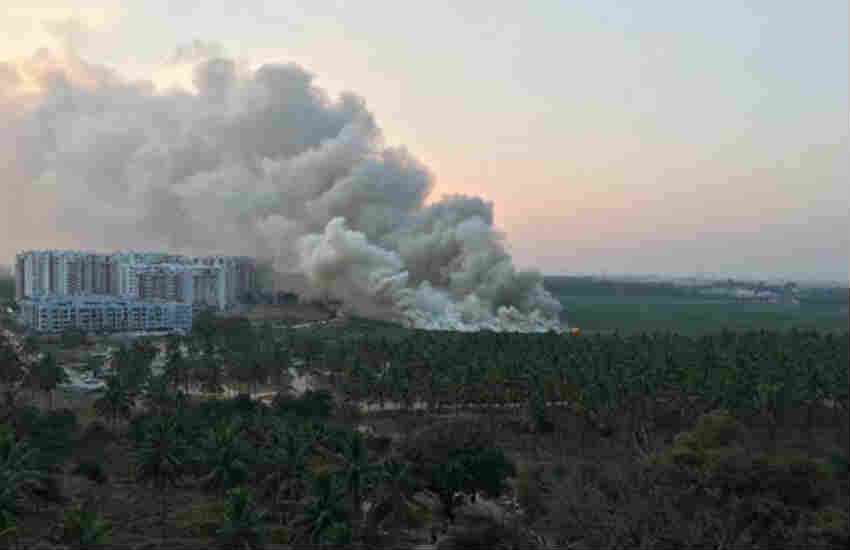 Bellandur lake Fire, bellandur lake pollution, Bellandur lake Smoke, Bellandur toxic smoke, Bengaluru Bellandur lake, Bengaluru Latest news, Bengaluru hindi News