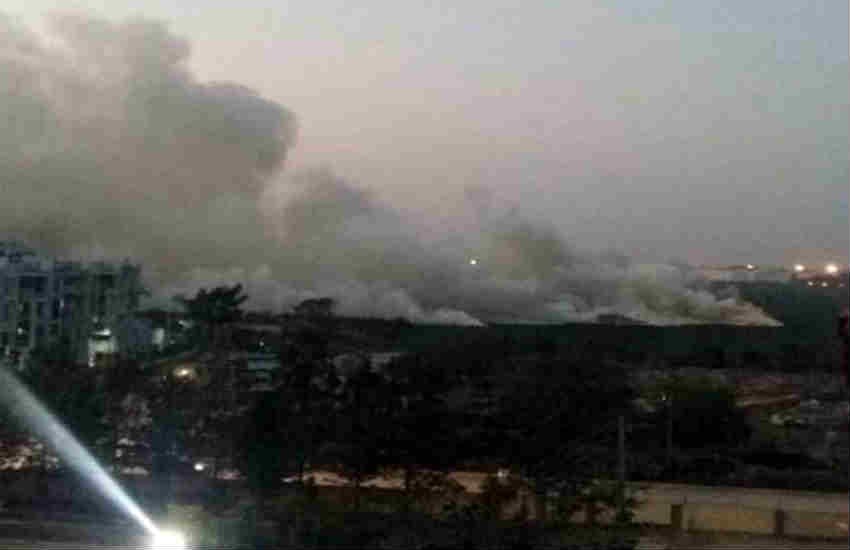 Bellandur lake Fire, bellandur lake pollution, Bellandur lake Smoke, Bellandur toxic smoke, Bengaluru Bellandur lake, Bengaluru Latest news, Bengaluru hindi News
