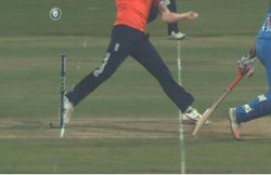 वीडियो: बेंगलुरू टी20 मैच में अंपायर ने कुछ यूं चुकाया इंग्लैंड के साथ की गई नाइंसाफी का हिसाब