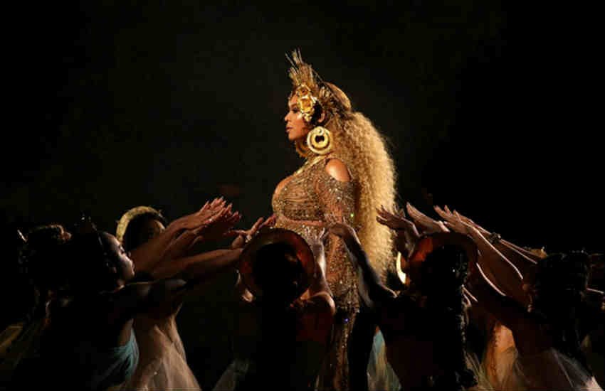 Beyonce Grammys, Beyonce latest news, Beyonce News, Beyonce Grammys Awards, Grammys Awards 2017 news, Beyonce dazzling performance, Beyonce Queenly Style, Beyonce Grammys Awards 2017