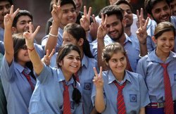 यहां देखें- CBSE की 10वीं और 12वीं बोर्ड परीक्षा के मॉडल पेपर, तैयारी में मिलेगी मदद