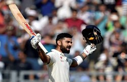 चौका मारकर विराट कोहली ने ठोंका दोहरा शतक, लगातार चार टेस्ट सीरीज में डबल सेंचुरी मारने वाले पहले बल्लेबाज