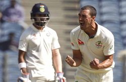 IND vs AUS: आठ गेंदों में ही गिर गए भारत के चार विकेट, ताश के पत्‍तों की तरह ढेर हुई टीम इंडिया