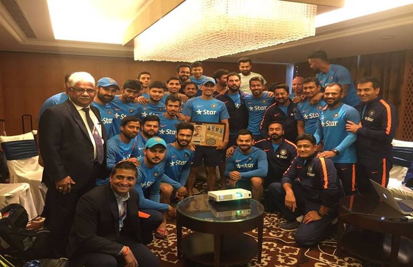 MS Dhoni, Team India, Team India Facilitate MS Dhoni, BCCI honour MS Dhoni, Anil Kumble, Virat Kohli, Champions Trophy, MS Dhoni Retirement From Cricket, Captain Cool, Most Successful Captain of India