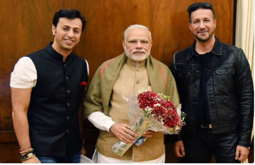 सलीम और सुलेमान के साथ पीएम मोदी।