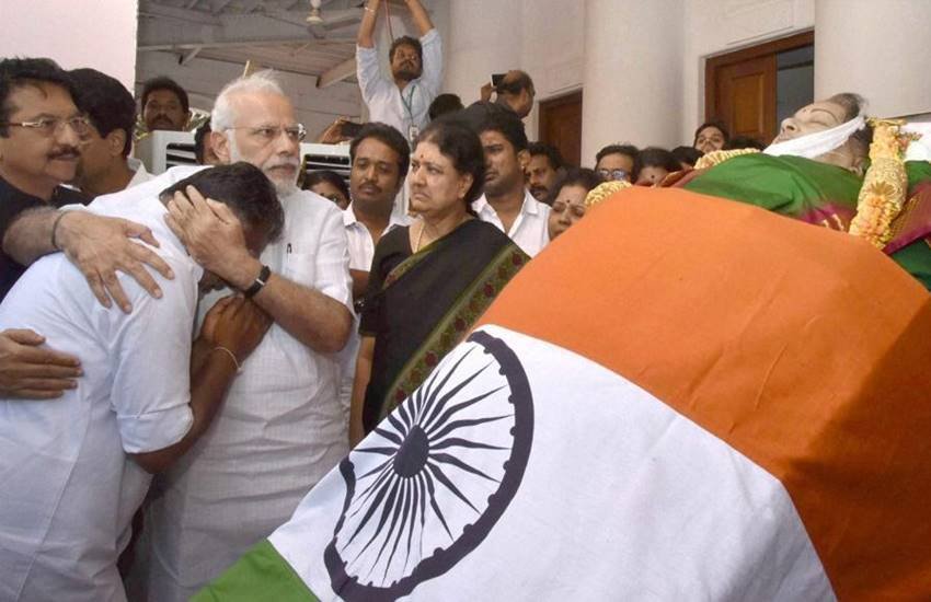 O Panneerselvam, O Panneerselvam Resign, O Panneerselvam Tamilnadu, Sasikala, AIADMK, J Jayalalithaa, V K Sasikala, tamilnadu CM, india