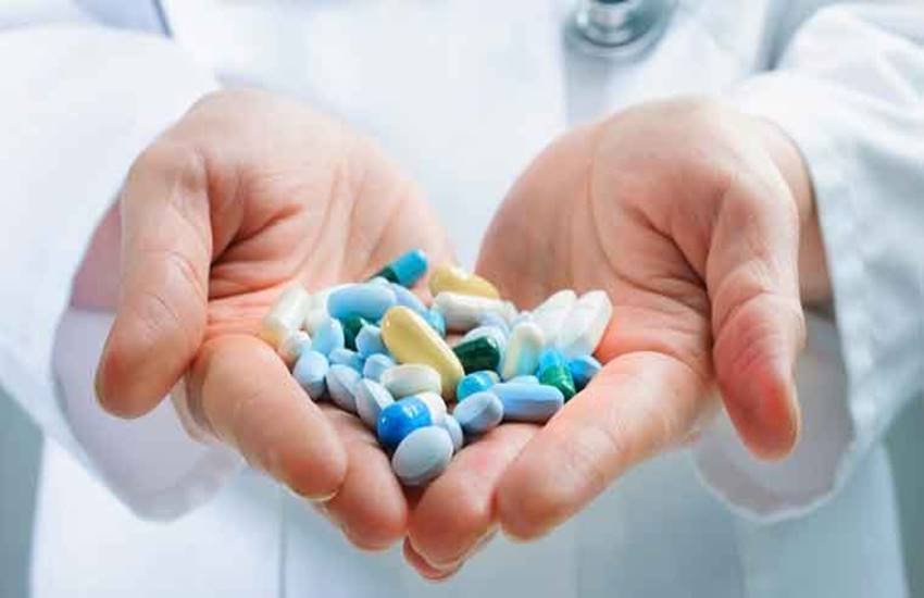 Splitting pills, Splitting medicine, Splitting tablets, tablets, pills, medical tablets, tablets for health, Splitting pills for health, health news, health news in hindi Splitting pills, Splitting medicine, Splitting tablets, tablets, pills, medical tablets, tablets for health, Splitting pills for health, health news, health news in hindi