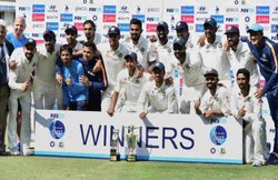 टेस्ट मैच में भारत का अजेय अभियान जारी, बांग्लादेश के ख़िलाफ़ 208 रन से जीता हैदराबाद टेस्ट