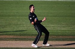 IPL Players Auction 2017: 14 T20 मैचों में 20 विकेट चटकाने वाले ट्रेंट बाउल्ट को कोलकाता नाइट राइडर्स ने 5 करोड़ में खरीदा