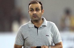 वीरेंद्र सहवाग को लगता है एमएस धोनी बड़े खिलाड़ी इस क्रिकेटर की वजह से बने