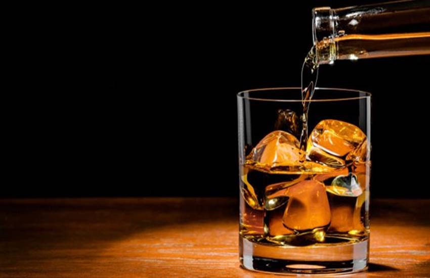 alcohol, eating things with alcohol, alcohol with soda, alcohol with drinks, alcohol with water, alcohol starter, wine, beer, health news, health news in hindi