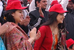 mulayam singh yadav, arpana yadav, dimple yadav, chief minister akhilesh aydav, pratik yadav, अखिलेश यादव, उत्तरप्रदेश के पूर्व मुख्यमंत्री मुलायम सिंह यादव, छोटी बहू अपर्णा यादव लखनऊ कैंट, जेठानी डिंपल यादव कन्नोज, अपर्णा यादव