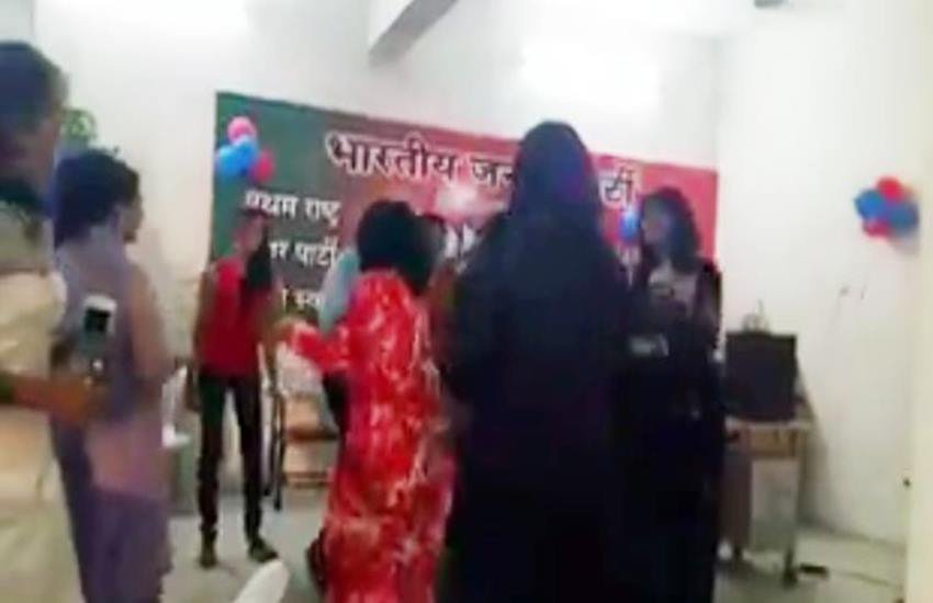 BJP leader, Maharashtra BJP leader, birthday celebrations, BJP leader celebrations, महाराष्ट्र, भारतीय जनता पार्टी, भाजपा के शीर्ष नेताओ