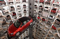 जानिए कार में आग लगने की स्थिति में Insurance क्लेम करने का सही तरीका