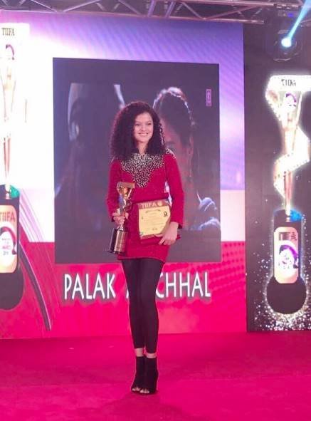 Bollywood Singer palak muchhal, SInger Palak muchhal, Indian Singer palak Muchhal, palak muchhal made Guinness Book and Limca Book of World Records, Palak Muchhal social work