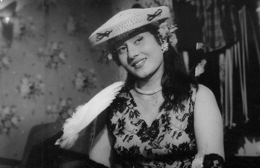 खदीजा अकबर ने मधुबाला पर 'आई वांट टू लिव' नाम से किताब लिखी जिसमें मधुबाला की जिंदगी से जुड़े कई अनजाने और अनोखे पहलुओं का उन्होंने जिक्र किया था। उनके मुताबिक मधुबाला अपनी समय की ऐसी अदाकारा थीं जो वक्त की बेहद पाबंद थी और हमेशा टाइम पर शूटिंग सेट पर पहुंच जाती थीं। (Photo Source: Agency)