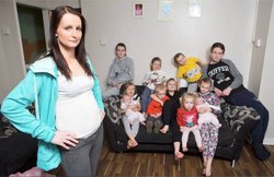 34 साल की उम्र में 13वीं बार मां बनने जा रही है यह महिला, कहा- गर्भधारण की लग चुकी है लत