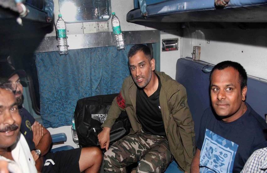 MS Dhoni, dhoni friends, vijay hajare trophy, jharkhand cricket team, dhoni meets friends, dhoni railway friends, ms dhoni kharagpur railway station, mahendra singh dhoni, dhoni news