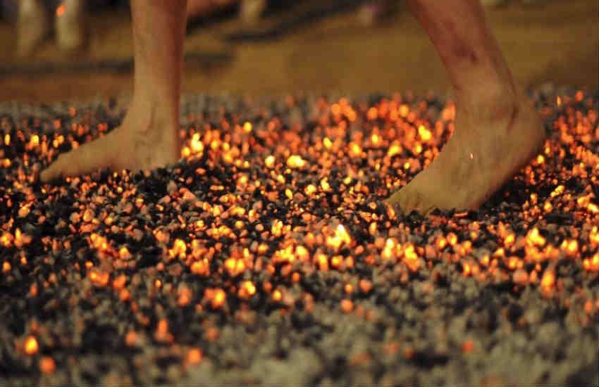 Mumbai fire walk, 1356 People fire walk, fire walk Record, fire walk World Record, fire walk guinness world record