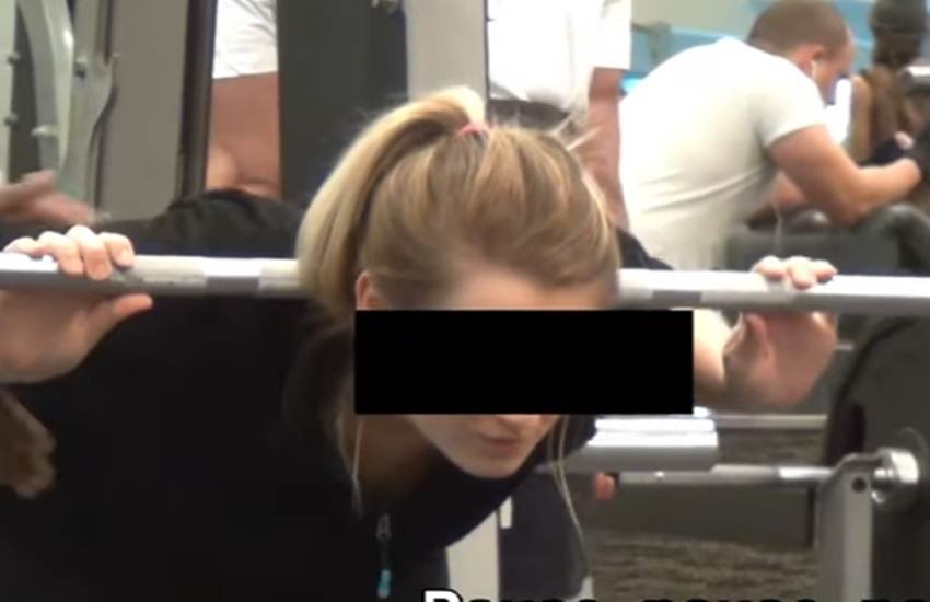 बॉयफ्रेंड ने गर्लफ्रेंड का कराया स्टिंग। (Videograb) बॉयफ्रेंड ने गर्लफ्रेंड का कराया स्टिंग। (Videograb)