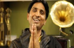 वीडियो: जो माइक पर चीखे वो असली गधा है…कुमार विश्वास ने कुछ इस तरह याद दिलाई गधों की प्रासंगिकता