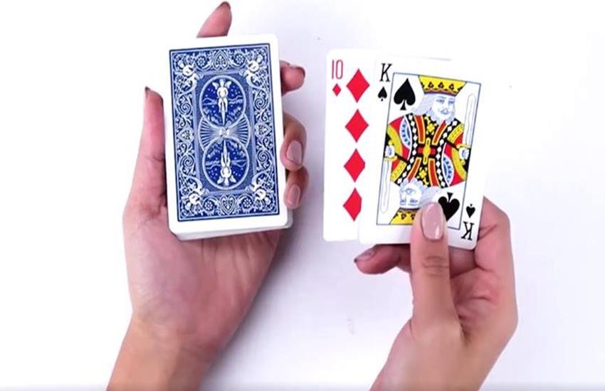 magic tricks, magic, impressive magic, impressive magic tricks, watch video, magic video, card tricks,जादू, हैरी पॉटर, किताबों और फिल्मों